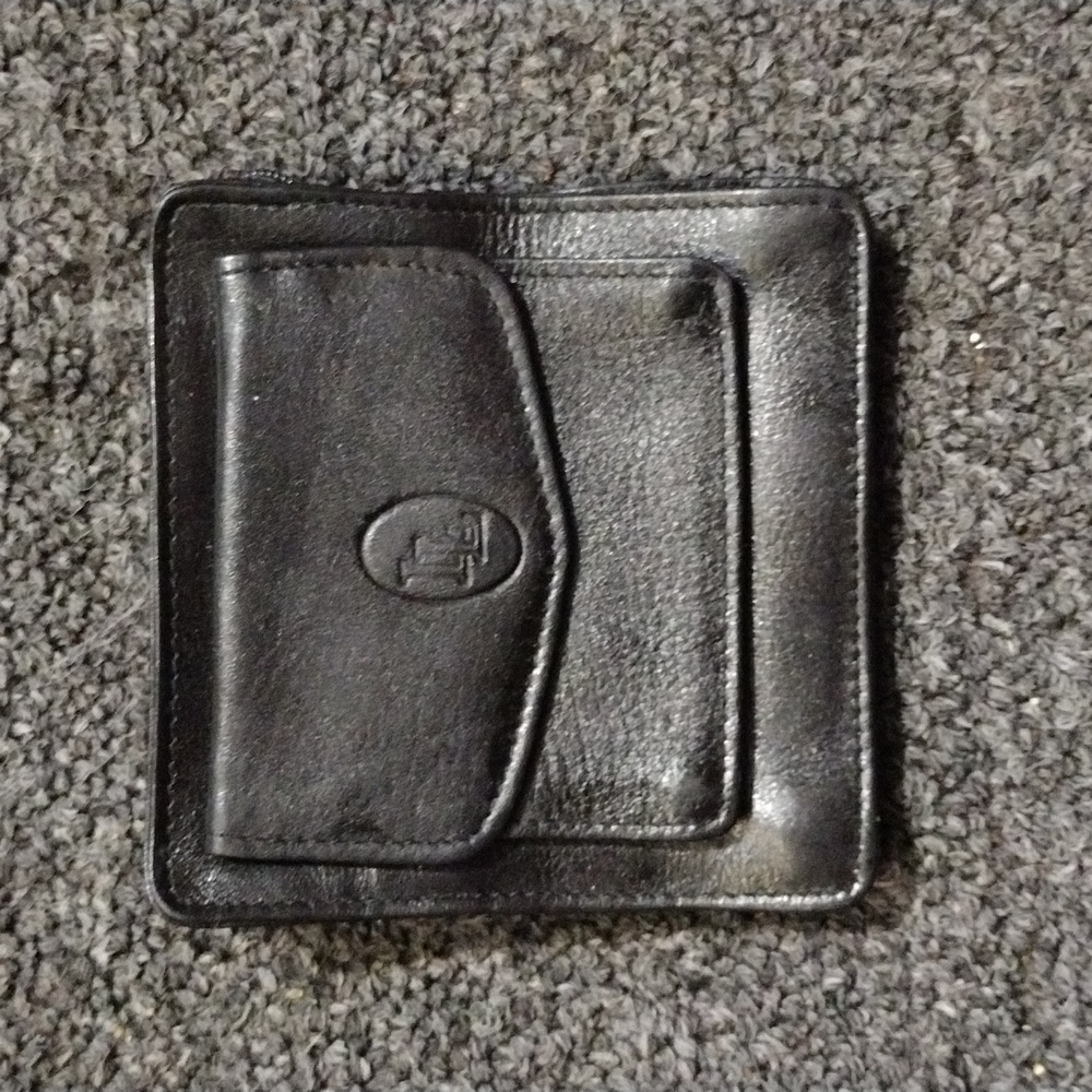 Vtg LL Pouch Zips w/ Outside Pocket Snaps Can Be Attached To Belt. Size 4"x4".